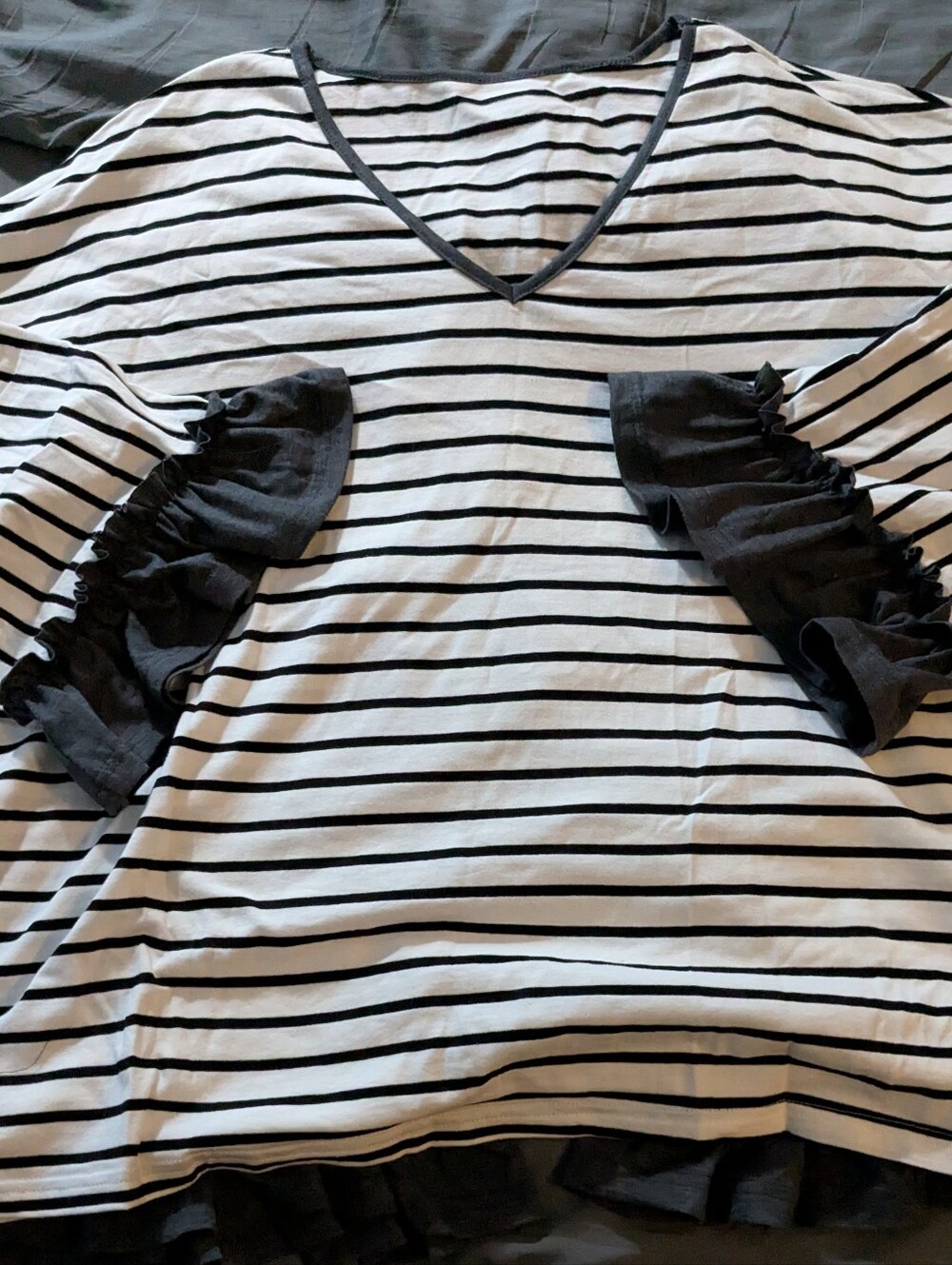 Women's XL Set- Striped V-Neck Ruffle Sleeve Top & Ruffle Pants